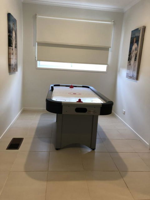 Cowes Holiday Haven - Property #2 - Tourism Townsville 2