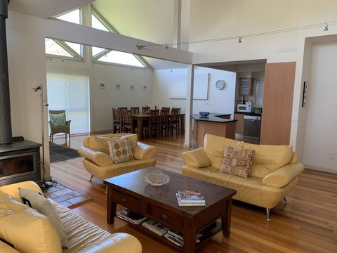 Cowes On Hotham - Tourism Townsville 1