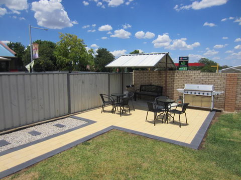 Cowra Crest Motel - Tourism Townsville 1
