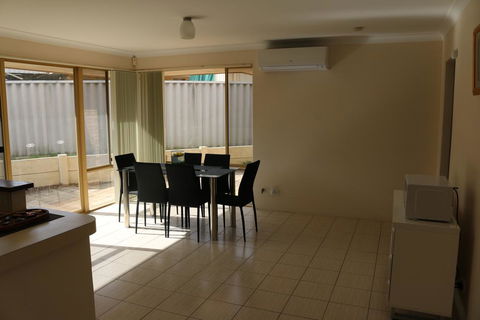 Cozy Stay @ Purser Cove Near University, Hospital & Transport - Tourism Townsville 2