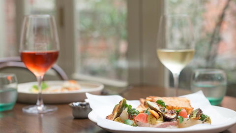 Craig's Royal Hotel - Tourism Townsville 3