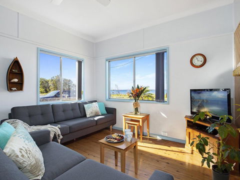 Crystal Blue - Views Across The Bay - Tourism Townsville 1