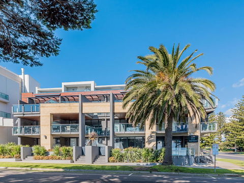 Cscape 3brm Apartment With A View - Tourism Townsville 0