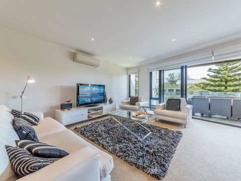 Cscape 3brm Apartment With A View - Tourism Townsville 3