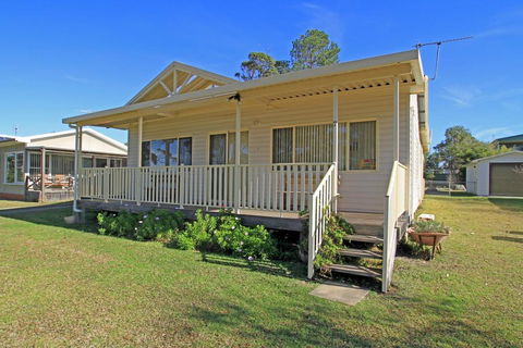 Cudmirrah Reef Cottage - Tourism Townsville 1