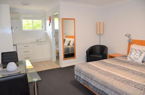 Culburra Beach Motel - Tourism Townsville 1