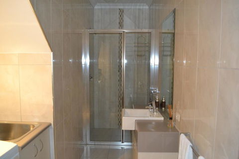 Cypress Drive Town House - Tourism Townsville 2