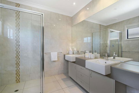 Cypress Townhouse 11 - Tourism Townsville 2