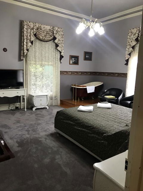 Daylesford Central Motor Inn - Tourism Townsville 3