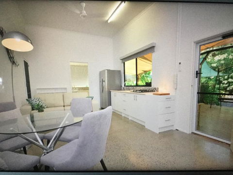 De Shed Shannonvale - Tourism Townsville 0