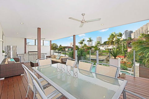 Deluxe On Water - Tourism Townsville 2