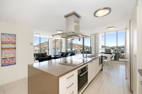 Direct Hotels - Dalgety Apartments - Tourism Townsville 1