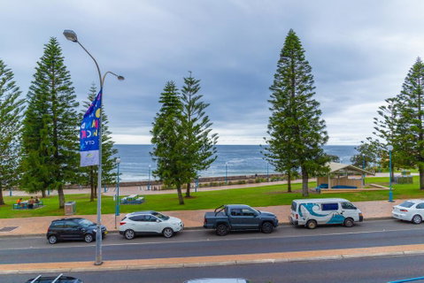 Dive Hotel - Tourism Townsville 2