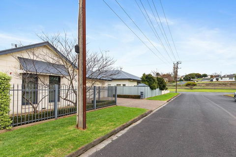 Domain Two Apartment - Tourism Townsville 0