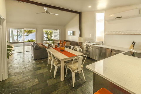 Drift Beach House Getaway - Tourism Townsville 2