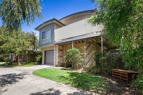 DRIFTWOOD VILLA - Free Wifi, Walk To Beach - Tourism Townsville 0