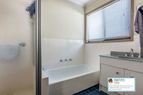 Eagle Bay Cottage - Tourism Townsville 2