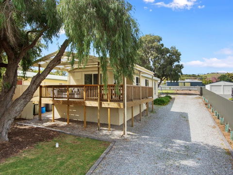 EdAn Beachhouse - 21 Laronde - Tourism Townsville 2