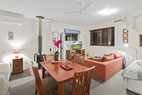 Eden Lodge - Tourism Townsville 0