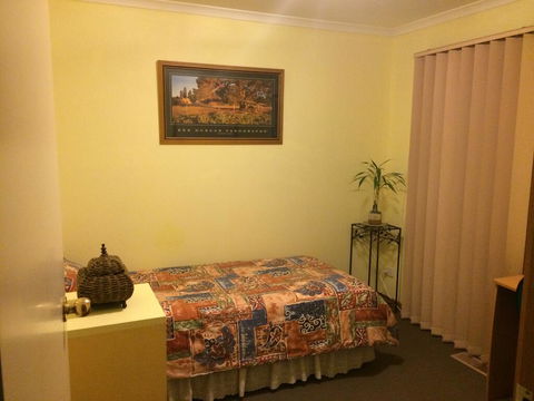 Effie Court - Tourism Townsville 0