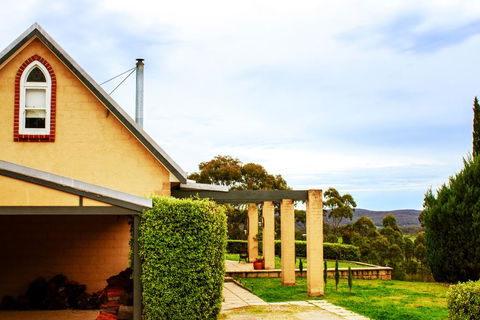 El Camino Country Cottage With Terrace And Stunning Views - Tourism Townsville 1