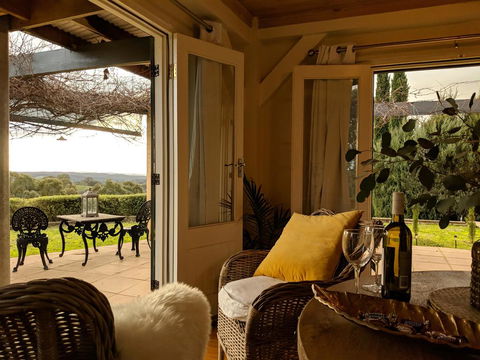 El Camino Country Cottage With Terrace And Stunning Views - Tourism Townsville 0