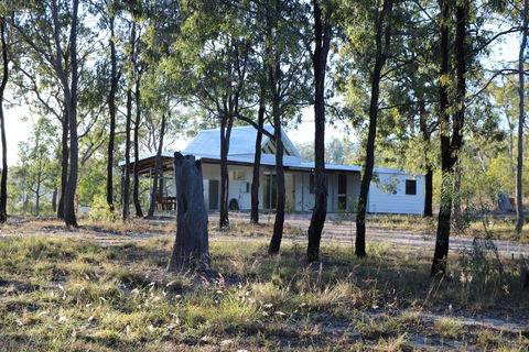 Elysium Lodge - Tourism Townsville 0
