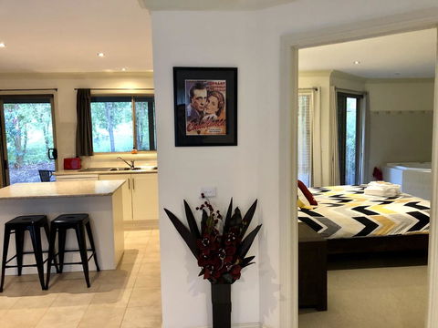 Emerald Creek Cottages - Tourism Townsville 1