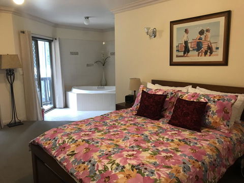 Emerald Creek Cottages - Tourism Townsville 2
