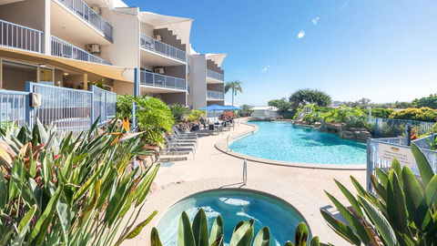 Endless Summer Resort - Tourism Townsville 0