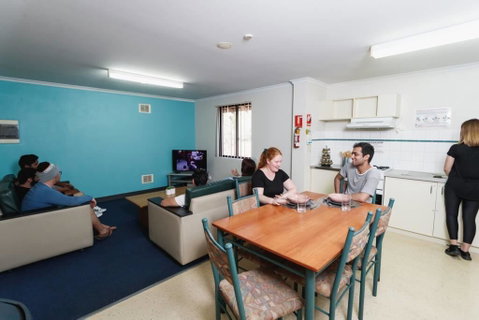 Erica Underwood House 6 Bedroom Flat - Tourism Townsville 3