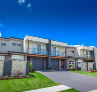 Escape At Nobbys Executive Townhouse 1 74 Pacific Drive - Tourism Townsville