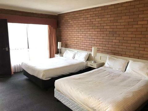 Essendon Motel - Tourism Townsville 1