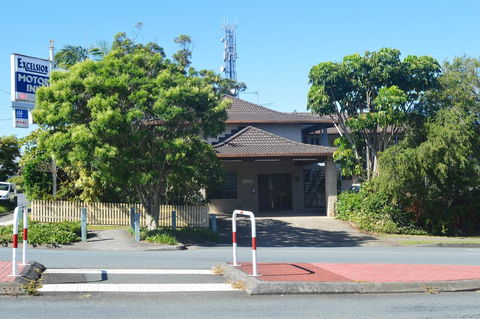 Excelsior Motor Inn - Tourism Townsville 0