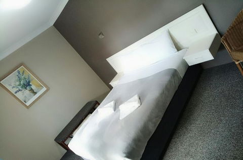 Excelsior Motor Inn - Tourism Townsville 3