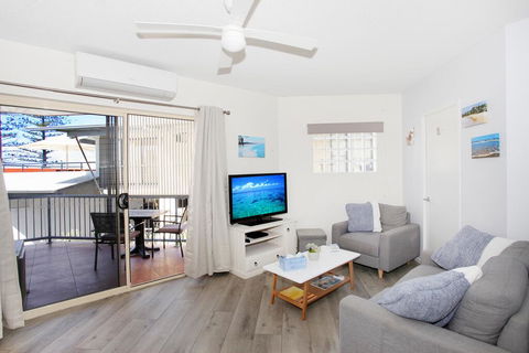 FABULOUS BEACHFRONT POSITION - Tourism Townsville 2