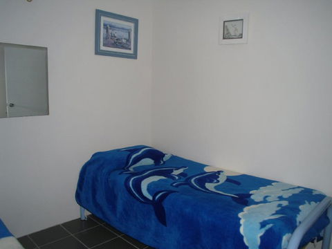 Fabulous Location - Ground Floor Waterfront Unit! Clearview Apartments - Tourism Townsville 1