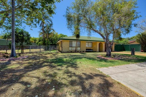 Fabulously Presented Family Retreat On Bribie Island - Tourism Townsville 1