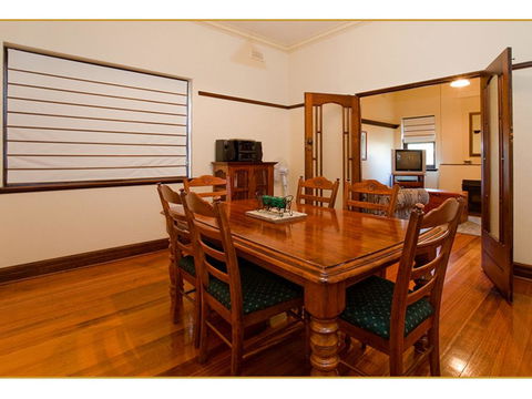 Fairholme Apartment - Tourism Townsville 1