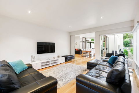 FAIRSEA RETREAT - RYE - Tourism Townsville 1