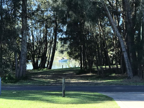 FAIRVIEW 25A - Waterfront Home - Tourism Townsville 0
