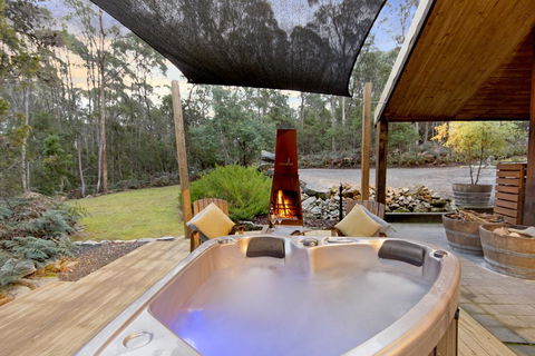 Falls River Luxury Accommodation - Tourism Townsville 2