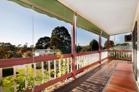 FAMILY GETAWAY - DROMANA - Tourism Townsville 0