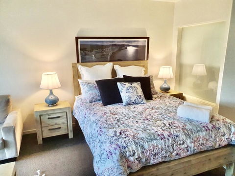 FAMILY ISLAND GETAWAY - BEACHFRONT APARTMENT - Tourism Townsville 1