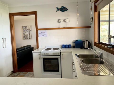 Fareview Beach House - Tourism Townsville 2