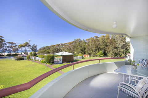 Fathoms 9 - Mollymook - Tourism Townsville 0