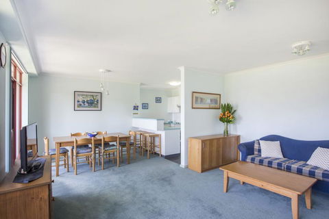 Fathoms 9 - Mollymook - Tourism Townsville 3