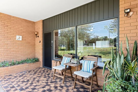Fi's Beach House - Tourism Townsville 1