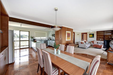 Fi's Relaxing Beach House - Tourism Townsville 1