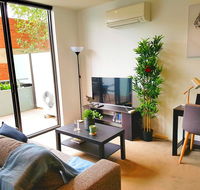 FITZROY FANTASTIC 1BR APT with FREE WINE NETFLIX WIFI close to TRAMS COLES - Tourism Townsville